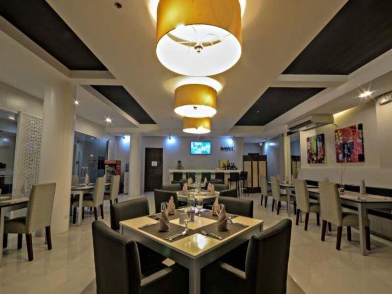 Empire Suites Hotel Puerto Princesa Екстериор снимка