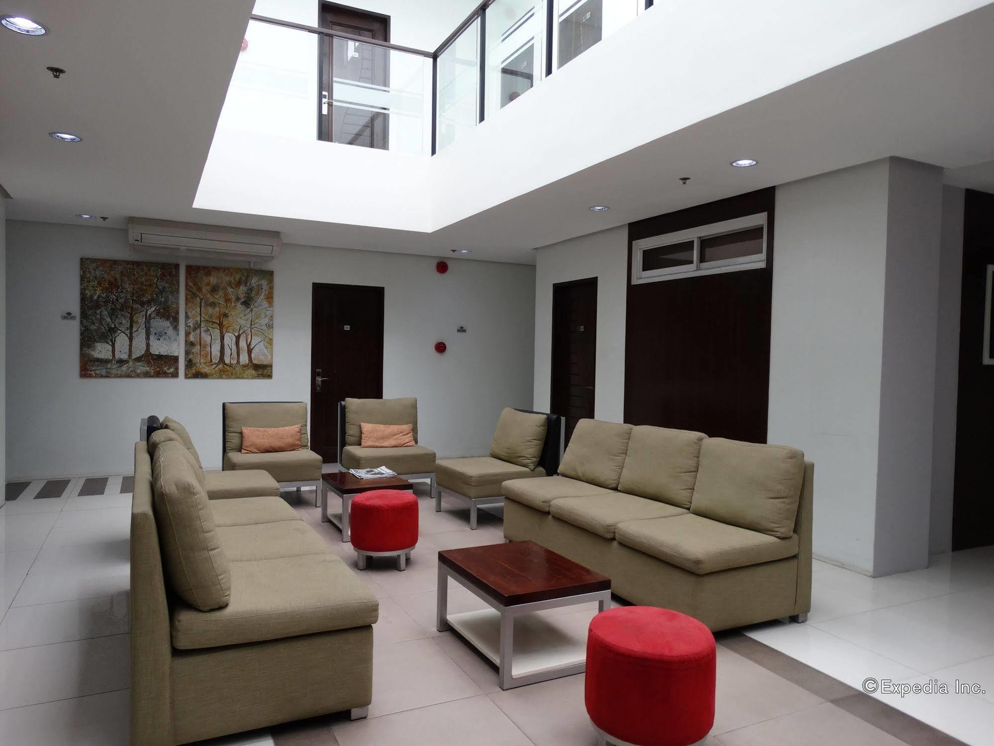 Empire Suites Hotel Puerto Princesa Екстериор снимка